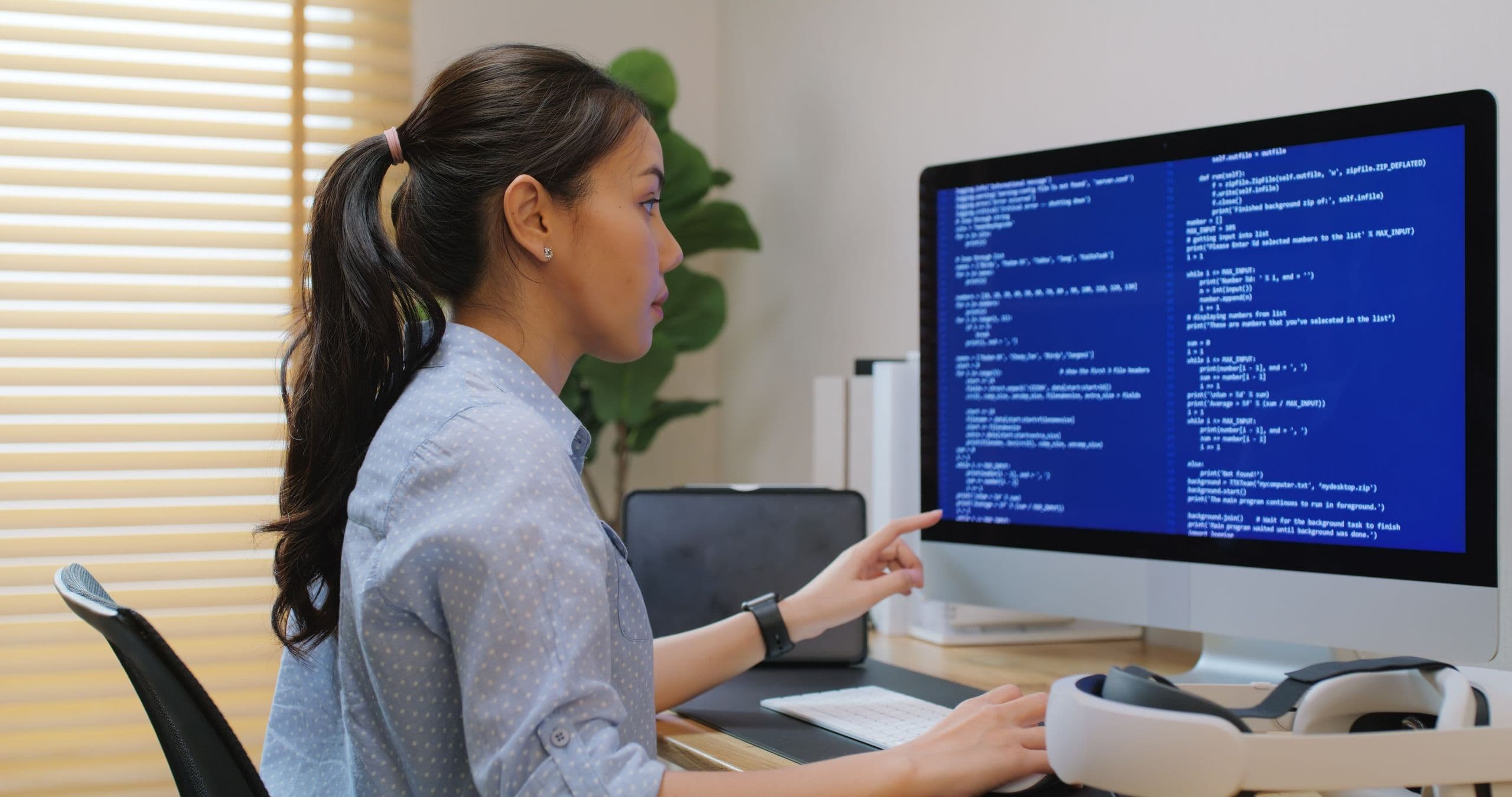 Staff Augmentation vs Outsourcing - Make The Right Choice
