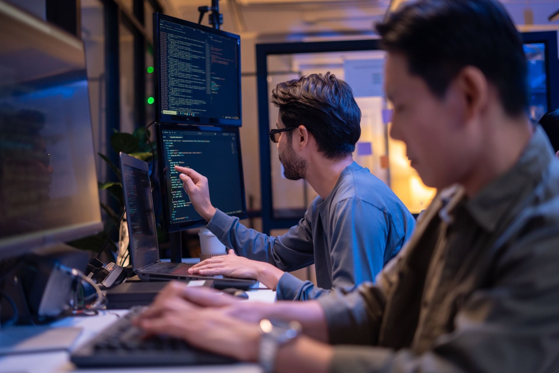 Nearshore Team working together in custom AI solutions